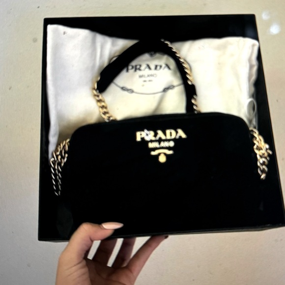 “Prada” Velluto Velvet chain strap handbag 👜 - Picture 7 of 7